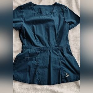 Jannuu scrub top